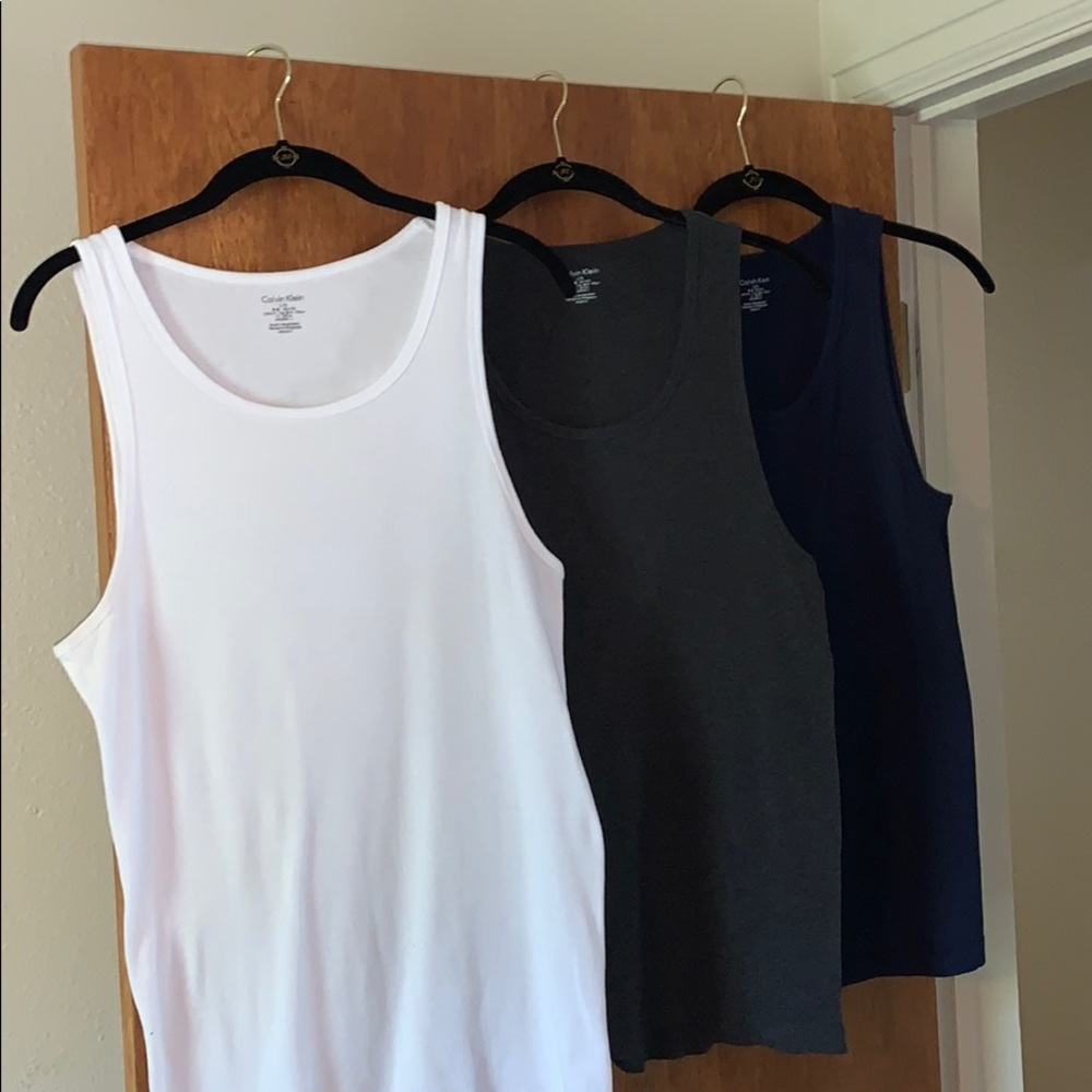 Calvin Klein | 3-Pack L Ribbed Summer Tank Tops!!